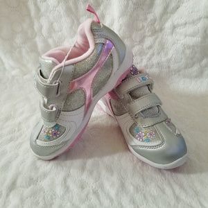 Dora the Explorer girls light up sz11